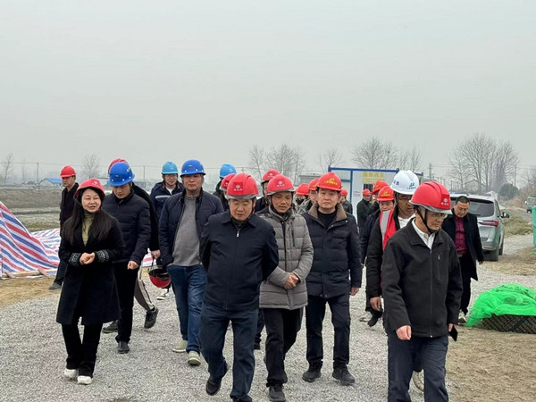 省水利廳領(lǐng)導(dǎo)對張葉溝工程開展“四不兩直”檢查 (2)_副本.jpg