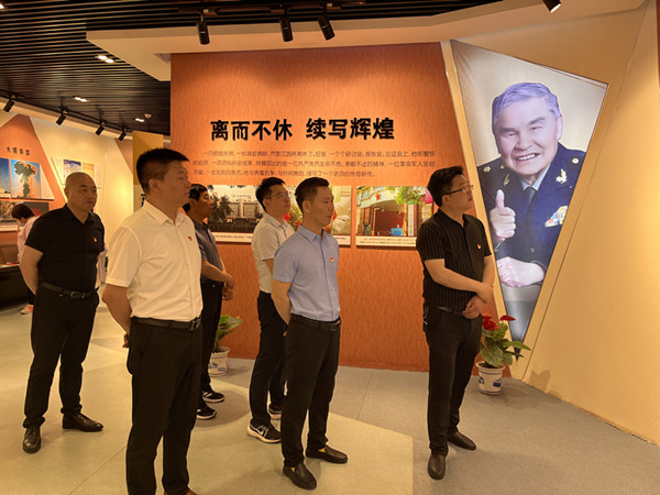 高郵鴨集團(tuán)黨支部開展廉潔文化教育實(shí)景活動(dòng) (1)_副本.jpg