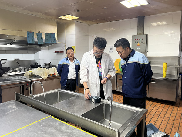 嚴陣以待 護航高考—高郵粵海多措并舉保障供水安全 (2)_副本.jpg
